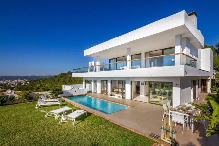 Villa 5 bedrooms, with pool