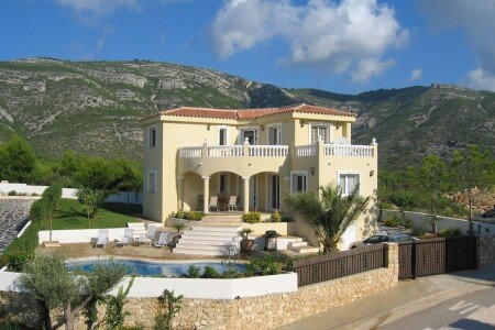 Villa 3 habitaciones, con piscina