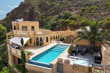 Villa 3 habitaciones, con jacuzzi