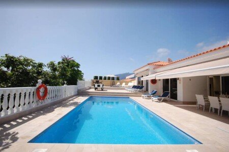 Villa 5 bedrooms, with pool