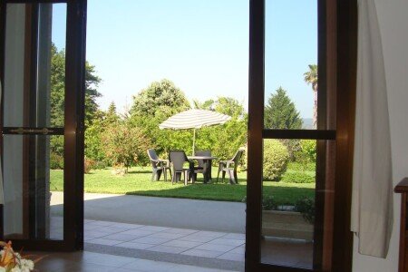 Apartamento 2 habitaciones, con jardín