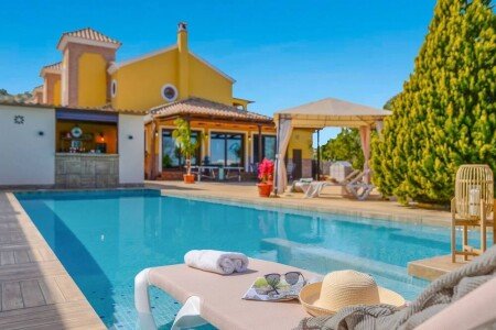 Villa 4 habitaciones, con piscina