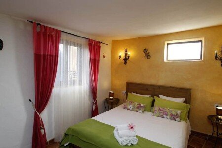 Bed and breakfast 2 bedrooms, with garden