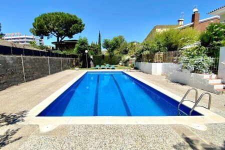 Villa design, 5 chambres, avec piscine