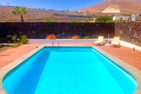 House 2 bedrooms, with pool