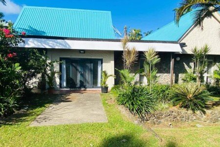 House 3 bedrooms, with pool