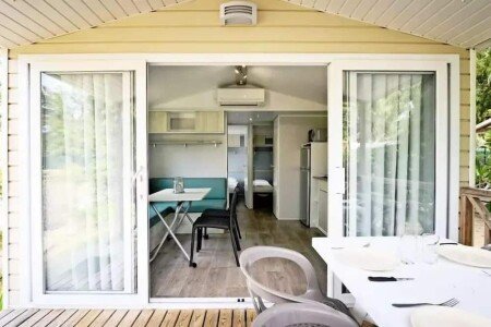 Mobil home design, 2 chambres, avec piscine