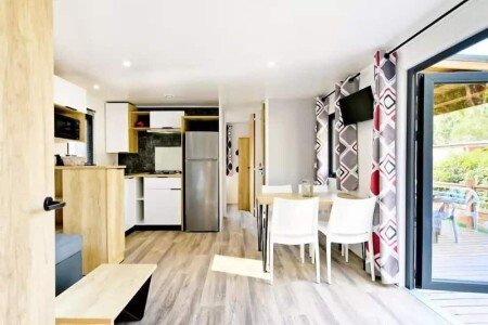 Mobil home design, 2 chambres, avec piscine