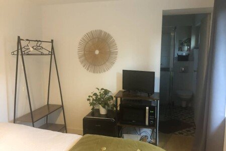 @todoptBed and breakfast @todopt1 bedroom, @todoptwith air conditioning