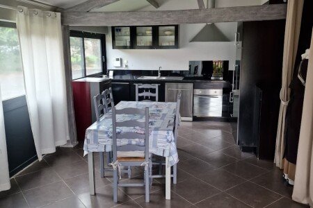 Gîte tout confort, 2 chambres, avec piscine