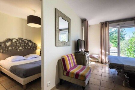 Camping / Mobil Home chic, 3 chambres, avec climatisation