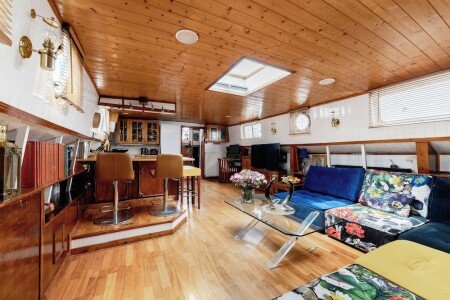 Bateau à moteur 1 chambre, avec climatisation