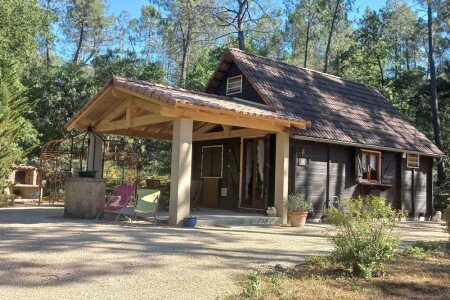Chalet en bois de charme, 2 chambres, avec jardin