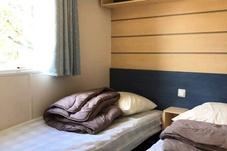 Mobil home authentique, 2 chambres, avec piscine