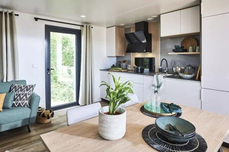 Mobil home chic, 3 chambres, avec piscine