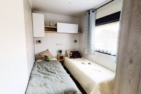 Mobil home design, 3 chambres, avec piscine