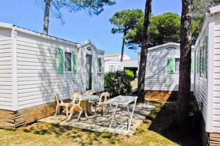 Mobil home design, 2 chambres, avec piscine