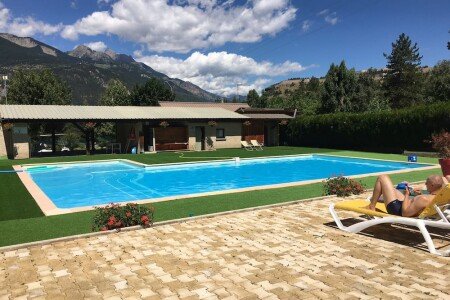 Chalet chic, 2 chambres, avec piscine