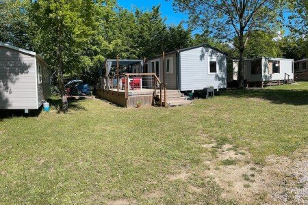 Camping / Mobil Home 3 chambres, avec jardin