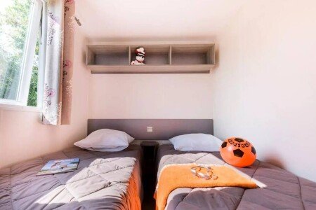 Mobil home authentique, 2 chambres, avec parking