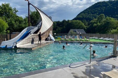 Camping / Mobil Home 2 chambres, avec piscine