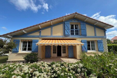 Maison tout confort, 4 chambres, avec jacuzzi