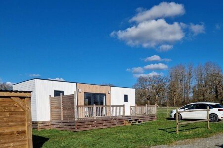 Camping / Mobil Home 2 chambres, avec piscine