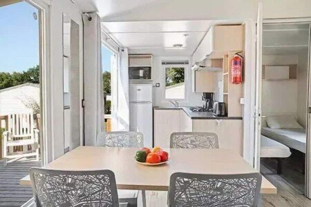 Mobil home chic, 2 chambres, avec piscine