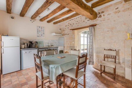 Maison troglodyte 2 chambres, avec jardin