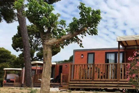 Mobil home authentique, 3 chambres, avec climatisation