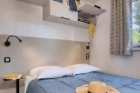 Camping / Mobil Home 3 chambres, avec parking