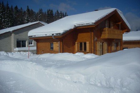 Chalet en bois 4 chambres, avec wifi