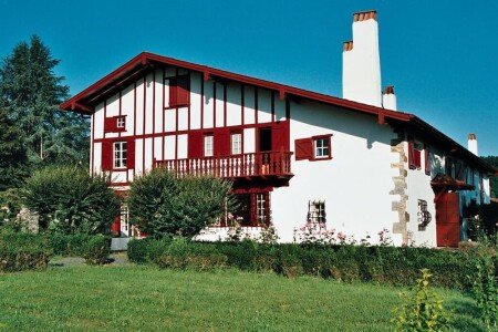 Gîte authentique, 8 chambres, avec piscine