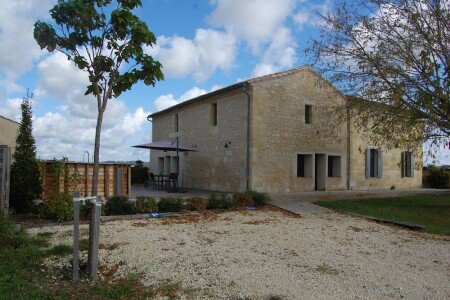 House 3 bedrooms, with pool