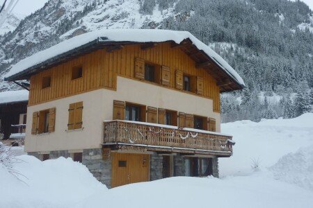 Chalet tout confort, 4 chambres, avec jardin