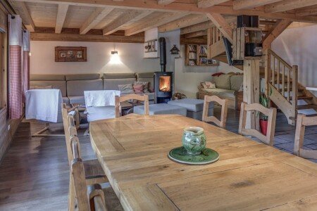 Chalet tout confort, 4 chambres, avec piscine