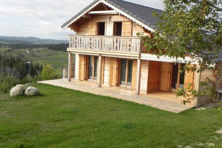 Chalet tout confort, 3 chambres, avec piscine
