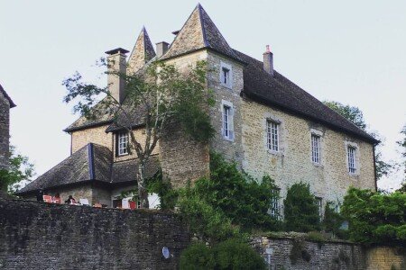 Gîte tout confort, 9 chambres, avec piscine