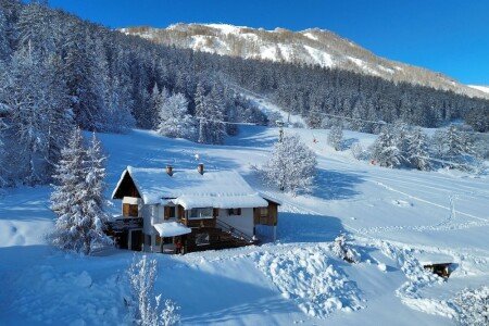 Chalet tout confort, 4 chambres, avec jardin