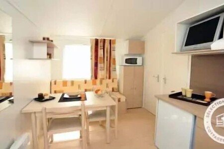 Mobil home tout confort, 2 chambres, avec piscine