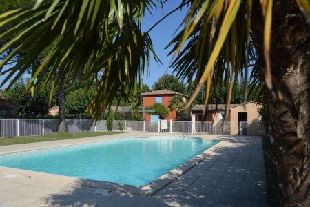 Gîte tout confort, 2 chambres, avec piscine