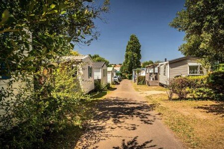 Mobil home chic, 3 chambres, avec piscine