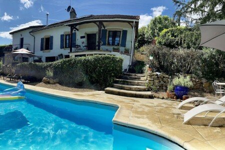 Maison traditionnelle traditionnelle, 3 chambres, avec piscine