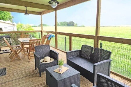 Camping / Mobil Home chic, 3 chambres, avec piscine