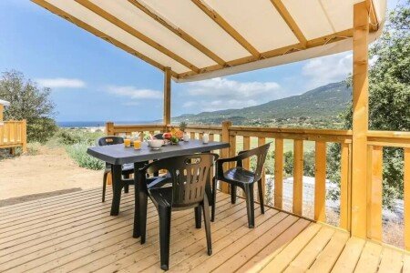 Mobil home authentique, 3 chambres, avec piscine