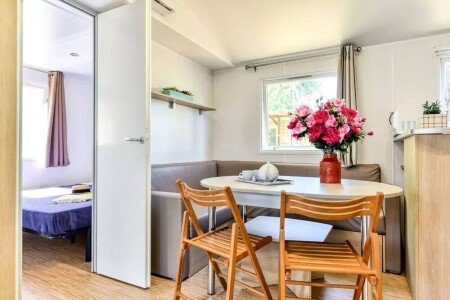 Mobil home design, 4 chambres, avec piscine