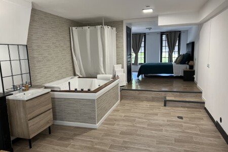 Bed and breakfast design, 1 chambre, avec jacuzzi