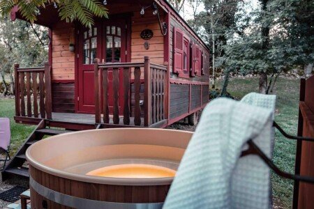 Camping / Mobil Home bien-être, 1 chambre, avec piscine