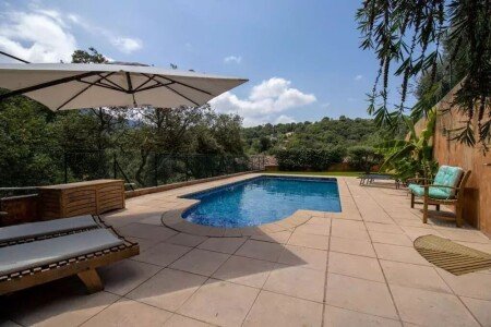 Villa traditionnelle, 4 chambres, avec piscine