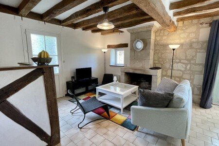 Maison troglodyte 2 chambres, avec jardin